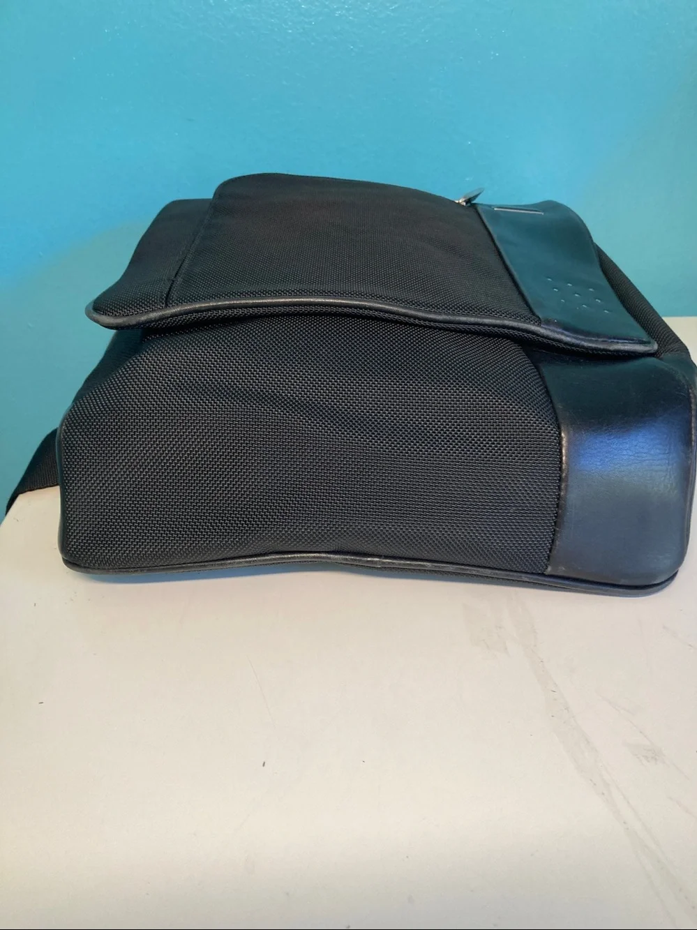 Tumi Alpha 3 LXT Messenger Crossbody Black Nylon & Leather Tech Laptop Bag